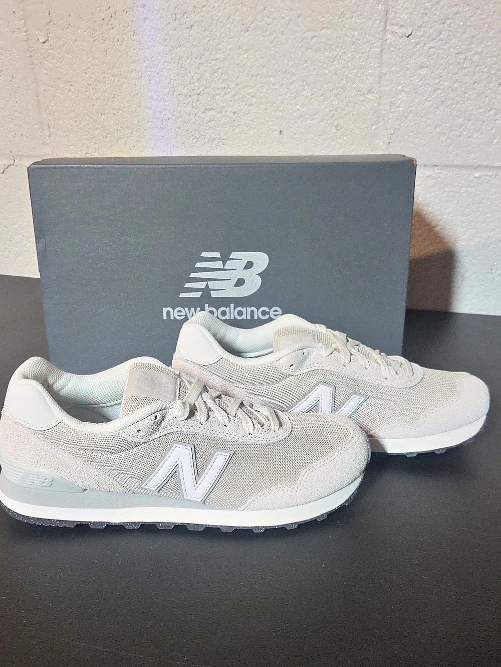 New Balance 515 Women's Sneakers Gray & White US 9 B Like New